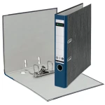 Schmaler blauer Leitz-Ordner aus Karton mit Hebelmechanik, Griffloch und Beschriftungsfeld, teilweise geöffnet und stehend.
