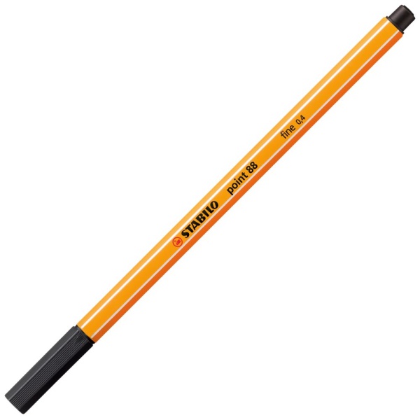 STABILO Point88 Fineliner in der Farbe schwarz, Schrägansicht mit geschlossener Kappe.