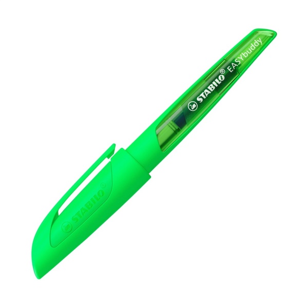 STABILO EASYbuddy Schulfüller für Rechtshänder in der Farbe NEON grün, Schrägansicht mit geschlossener Kappe.