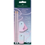 Faber-Castell Schreibset in blushing sky mit zwei Graphitbleistiften, Radiergummi und Spitzer in Verpackung.